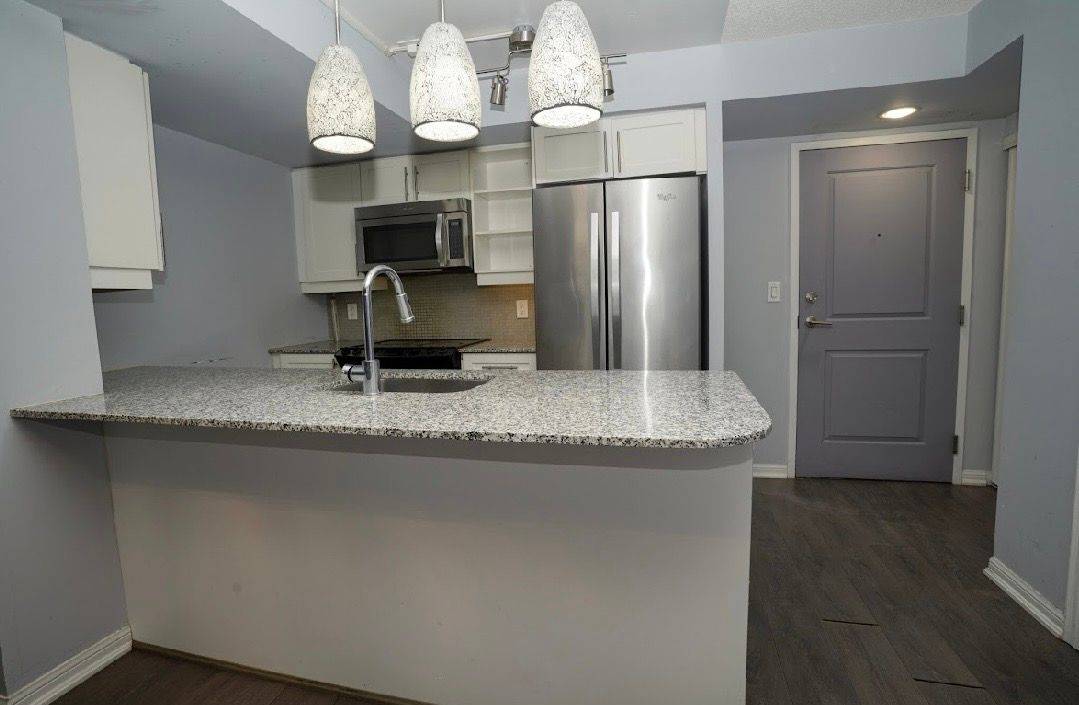 35 Bastion ST #706, Toronto C01, ON M5V 0C2