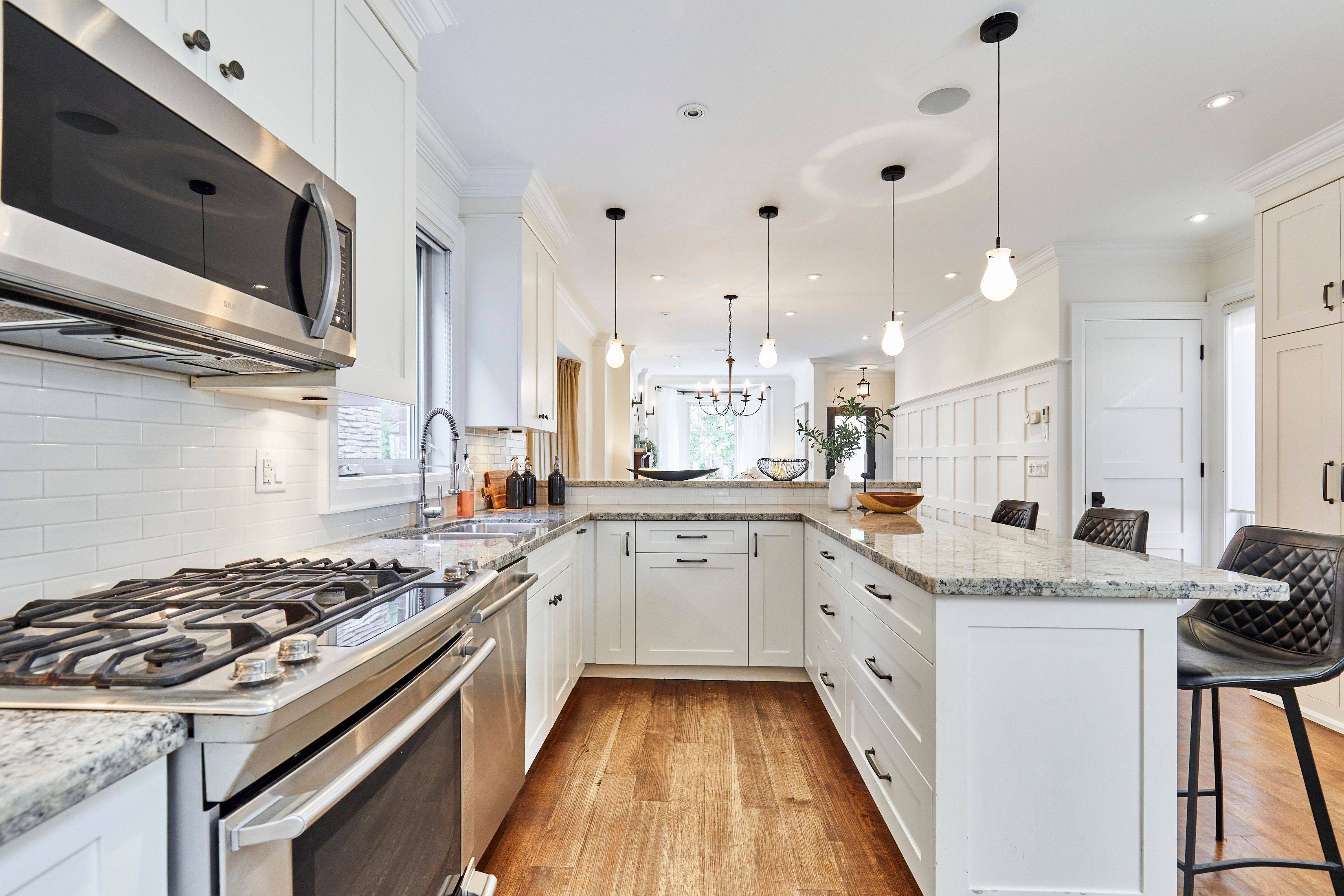 645 Balliol ST, Toronto C10, ON M4S 1E6
