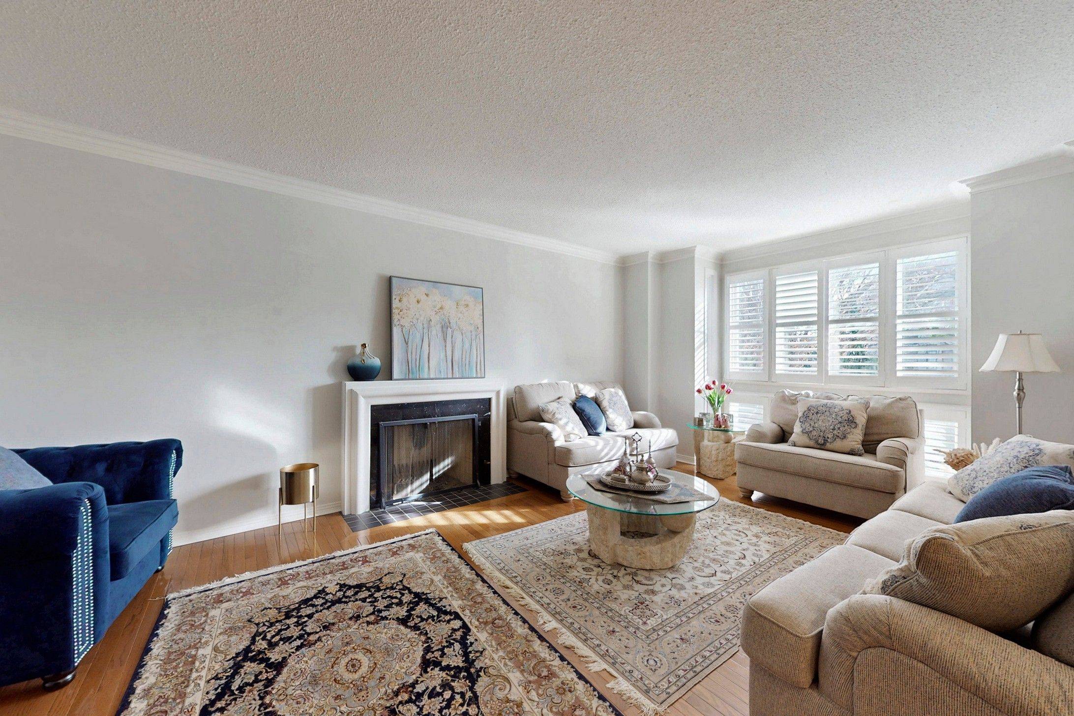 136 Cranberry LN, Aurora, ON L4G 5Z3