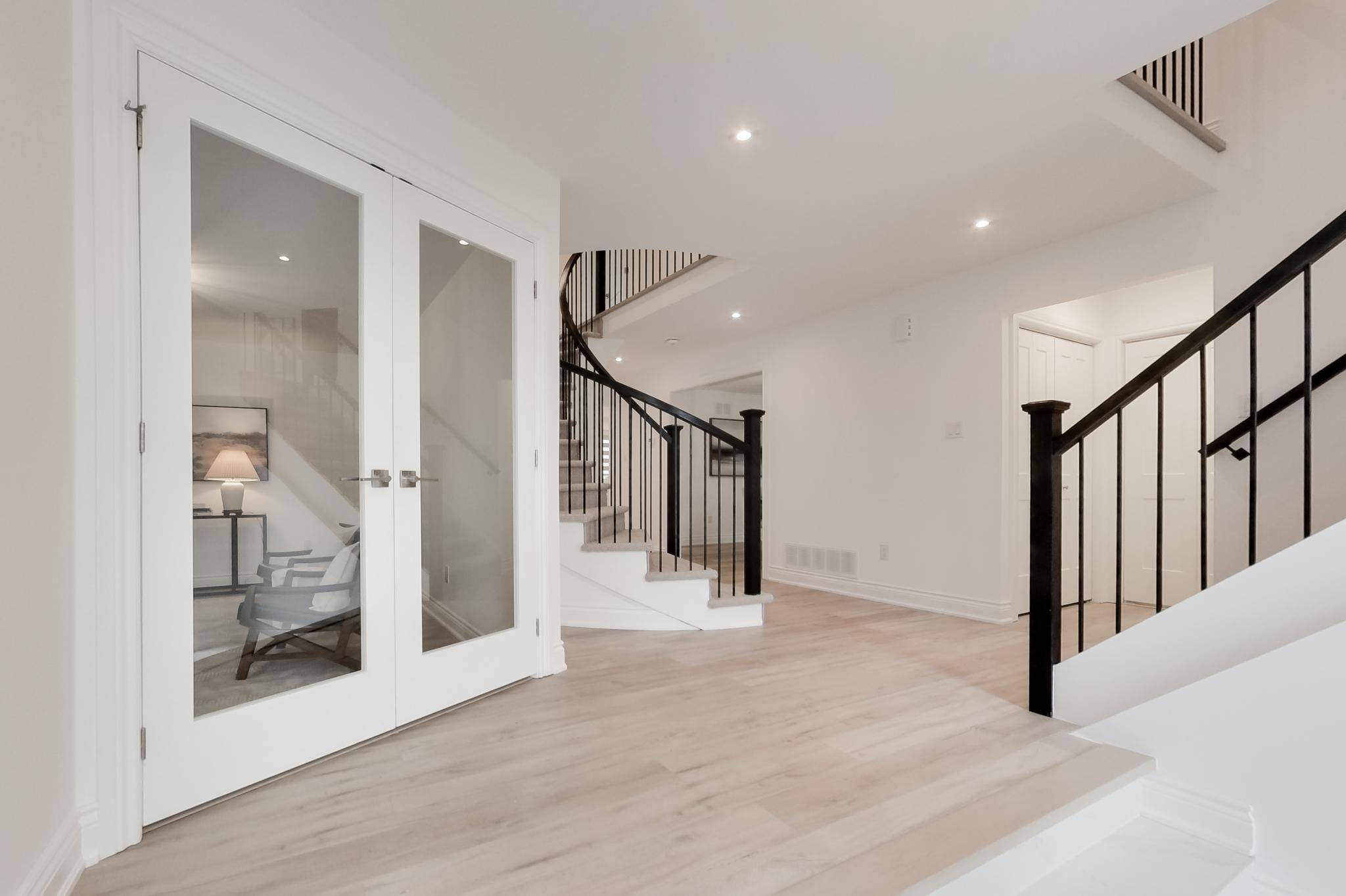 1124 Lansdown DR, Oakville, ON L6J 7N7