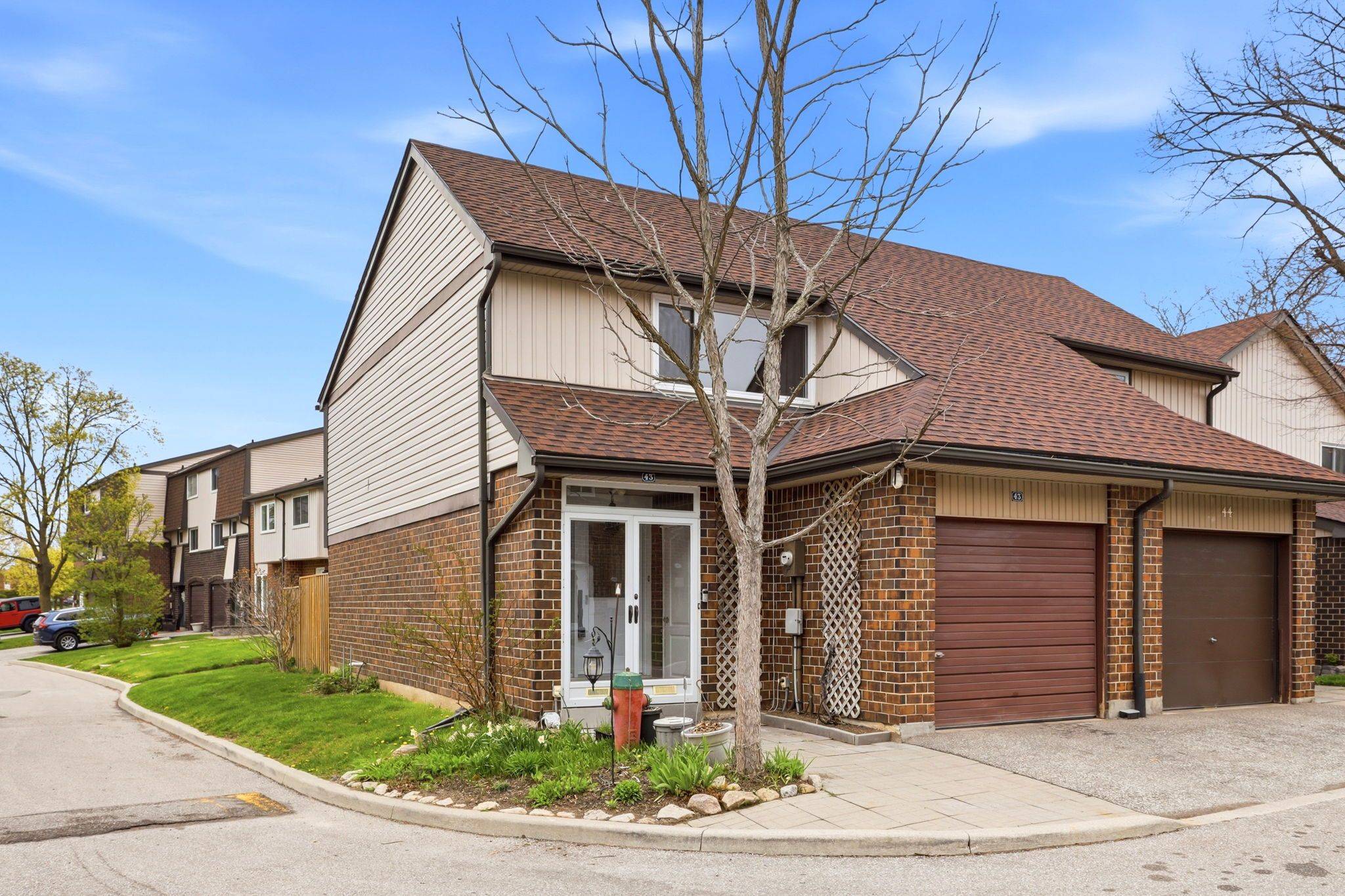 318 Laurier AVE #43, Milton, ON L9T 3M9