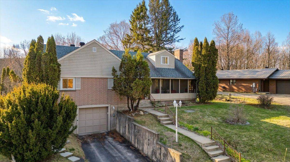 139 Bridge ST W, Bancroft, ON K0L 1C0