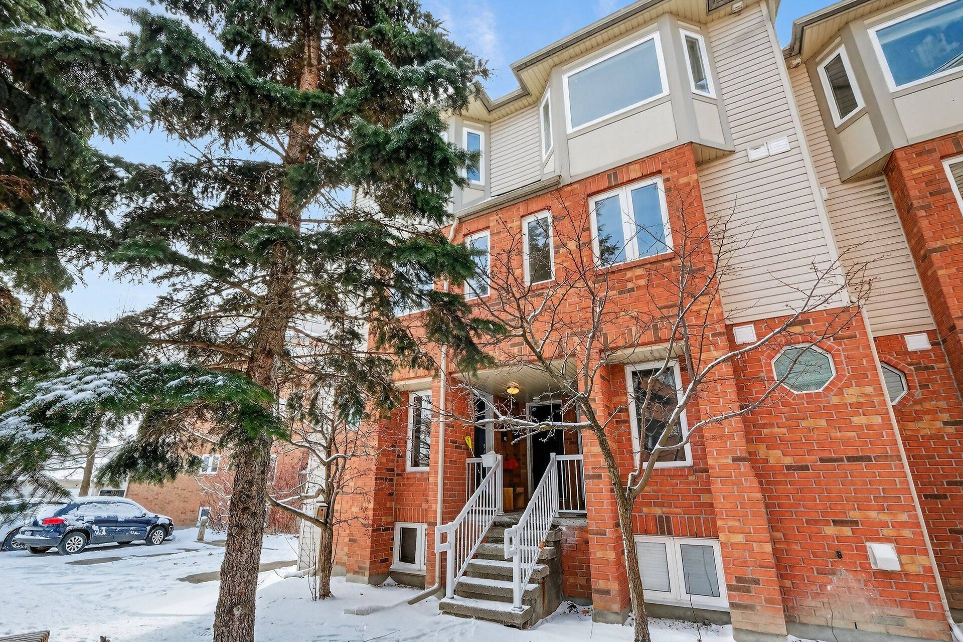 117 Tall Pines Private, South Of Baseline To Knoxdale, ON K2H 1H1