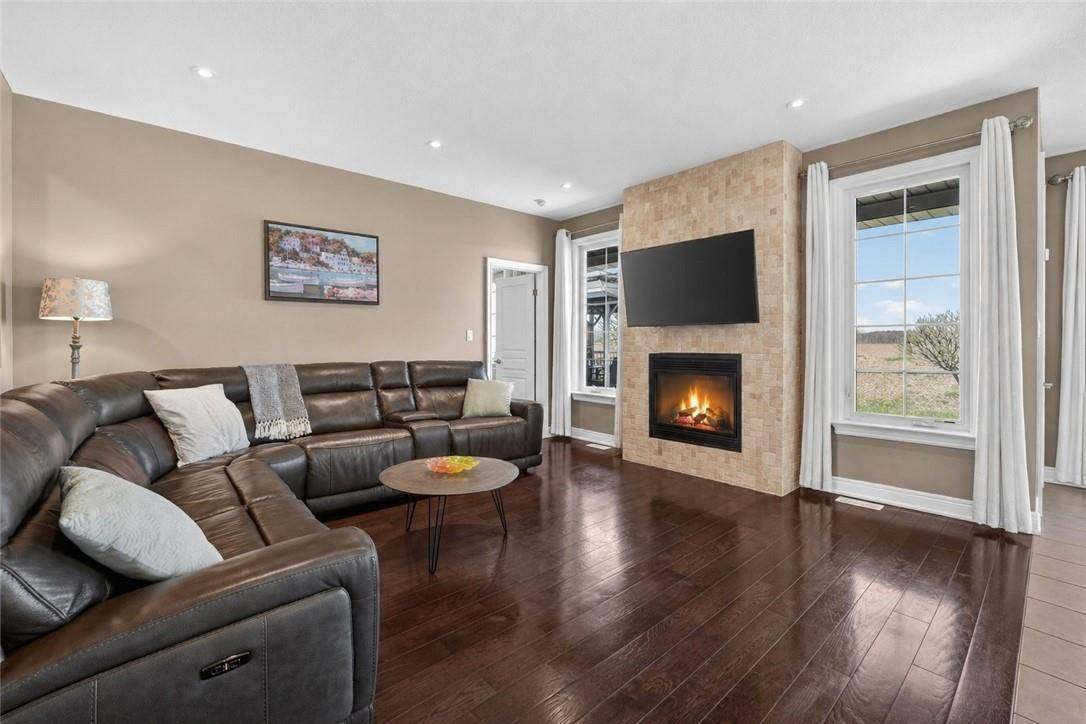 58 Forestview CT, West Lincoln, ON L0R 2A0