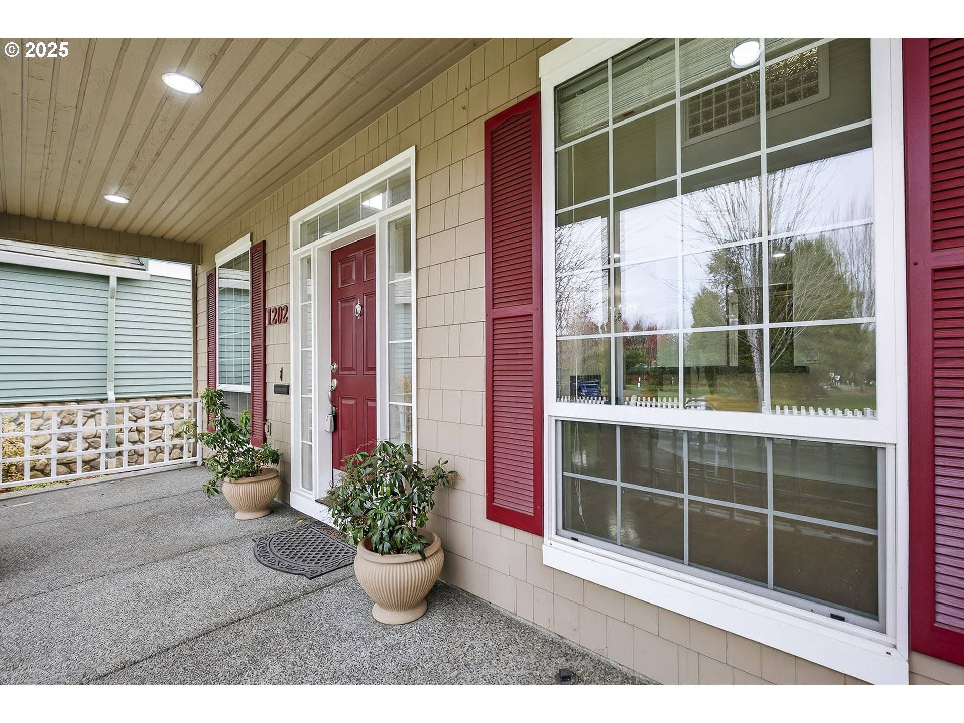 1202 NE PARKS EDGE CIR, Hillsboro, OR 97124