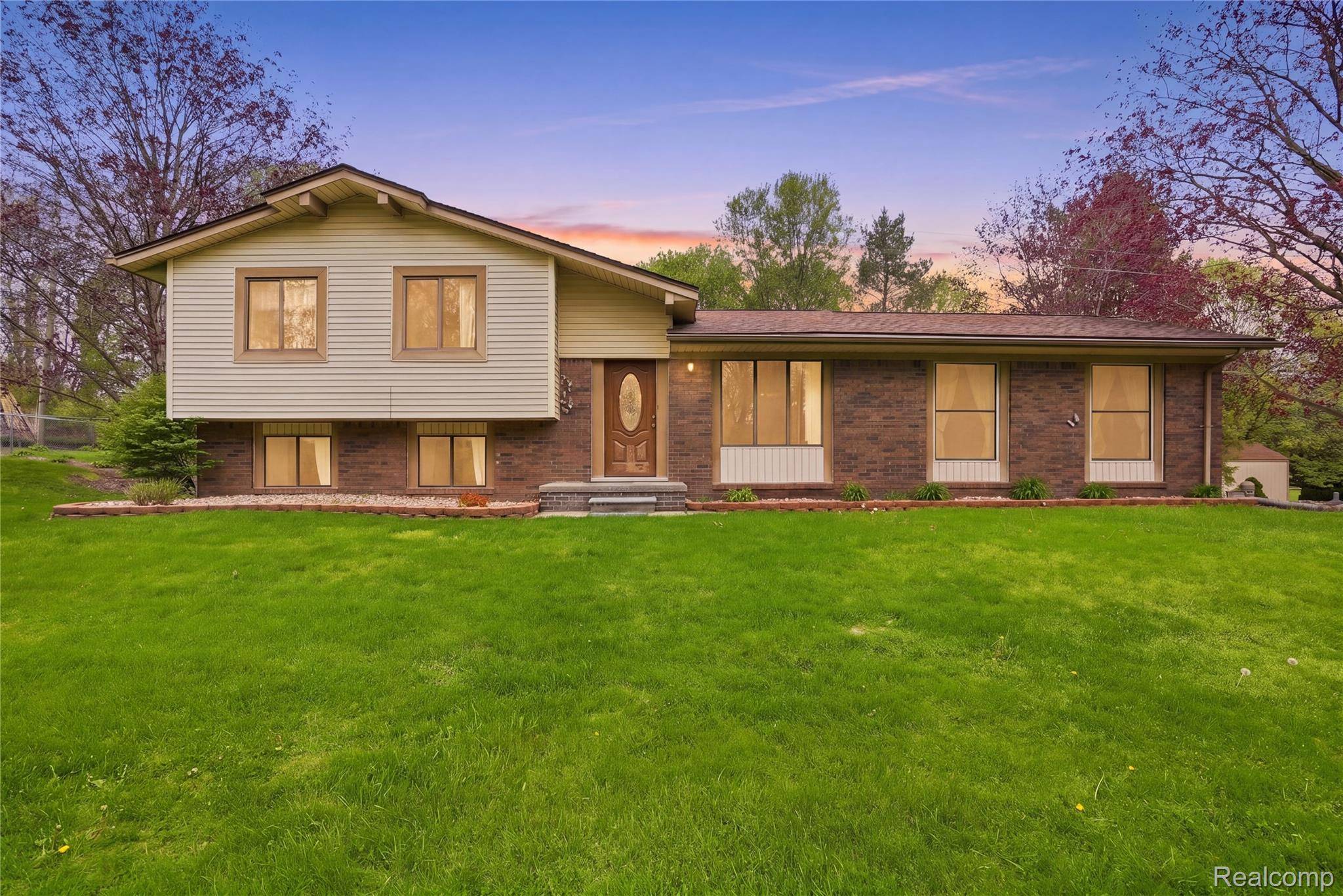 1525 E Dawson RD, Milfordchartertownship_oakland, MI 48381