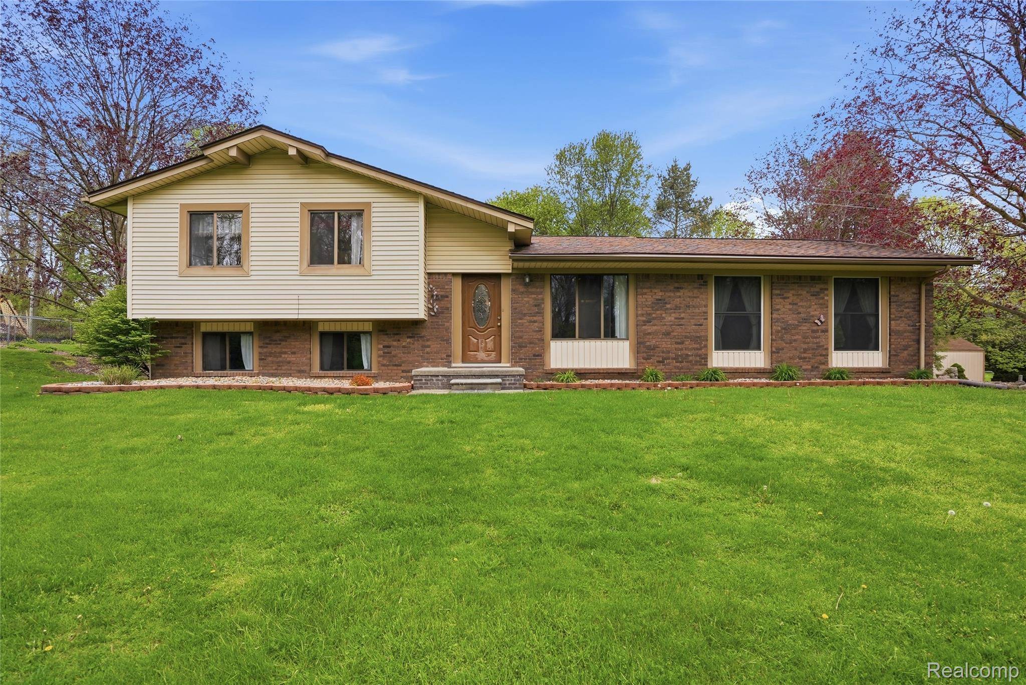 1525 E Dawson RD, Milfordchartertownship_oakland, MI 48381
