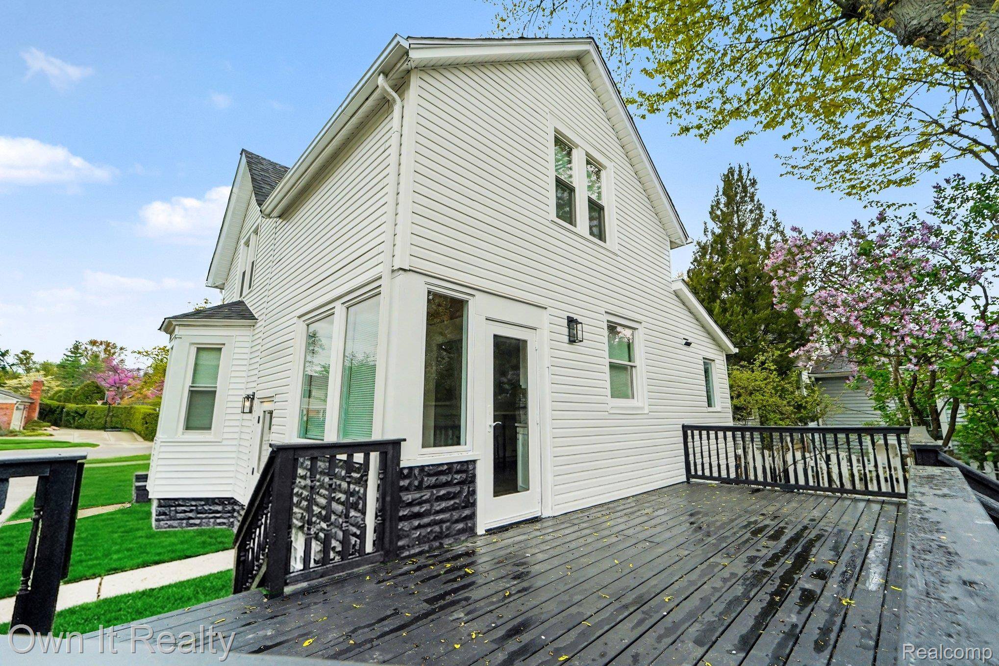 168 Kerby RD, Grossepointefarmscity_wayne, MI 48236