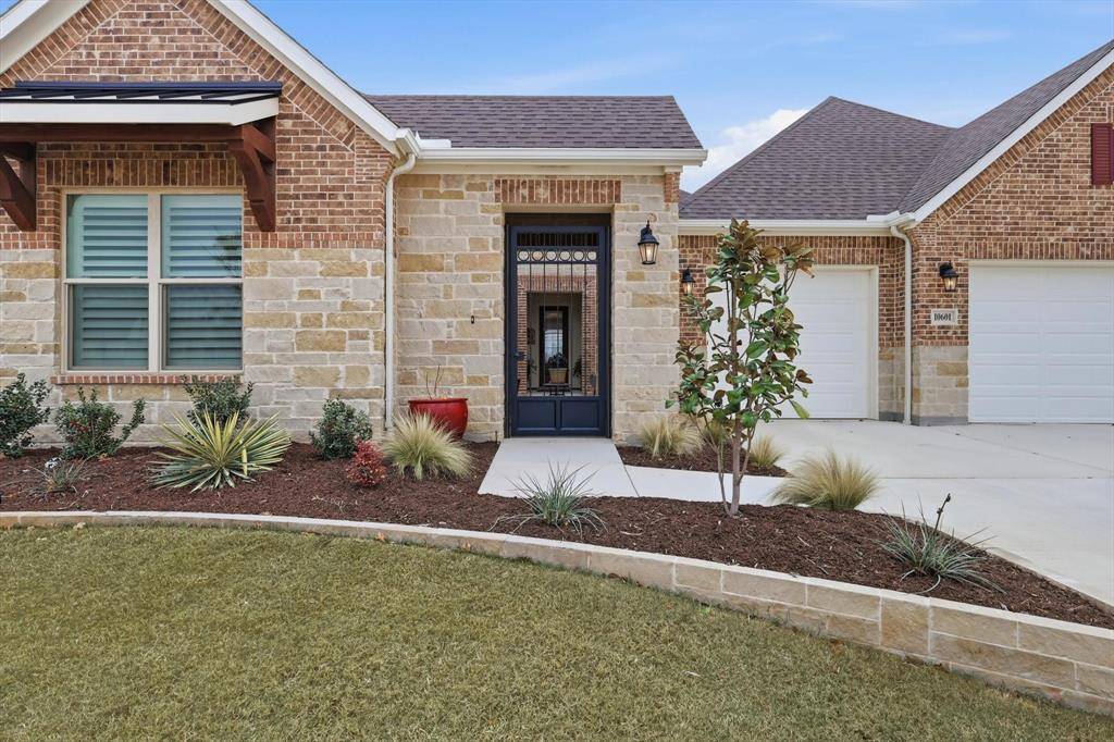 10601 Drinkwater Drive, Denton, TX 76207