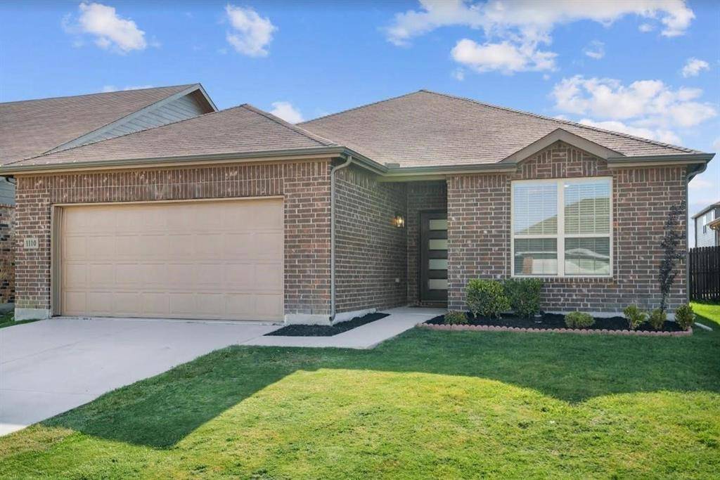 1110 Greywood Drive, Van Alstyne, TX 75495