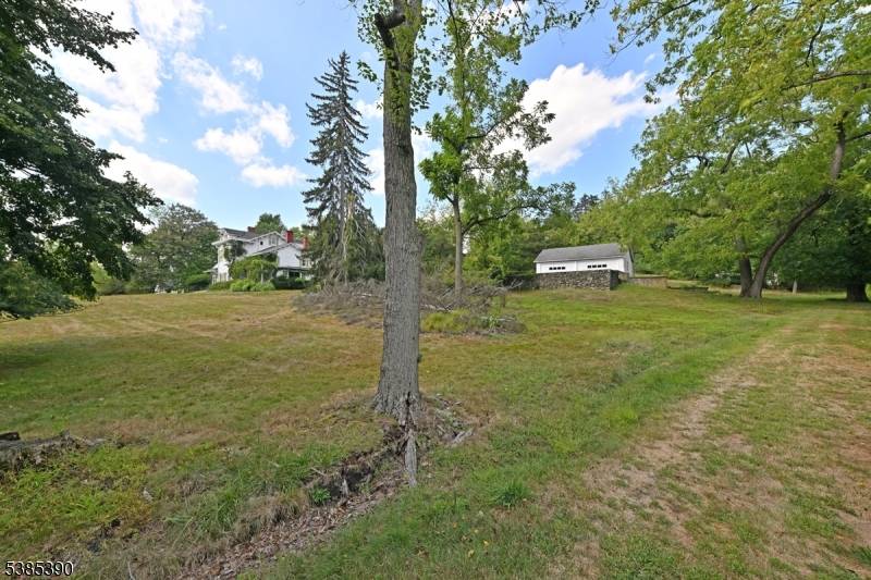 235 Wearimus Rd, Hohokus Boro, NJ 07423