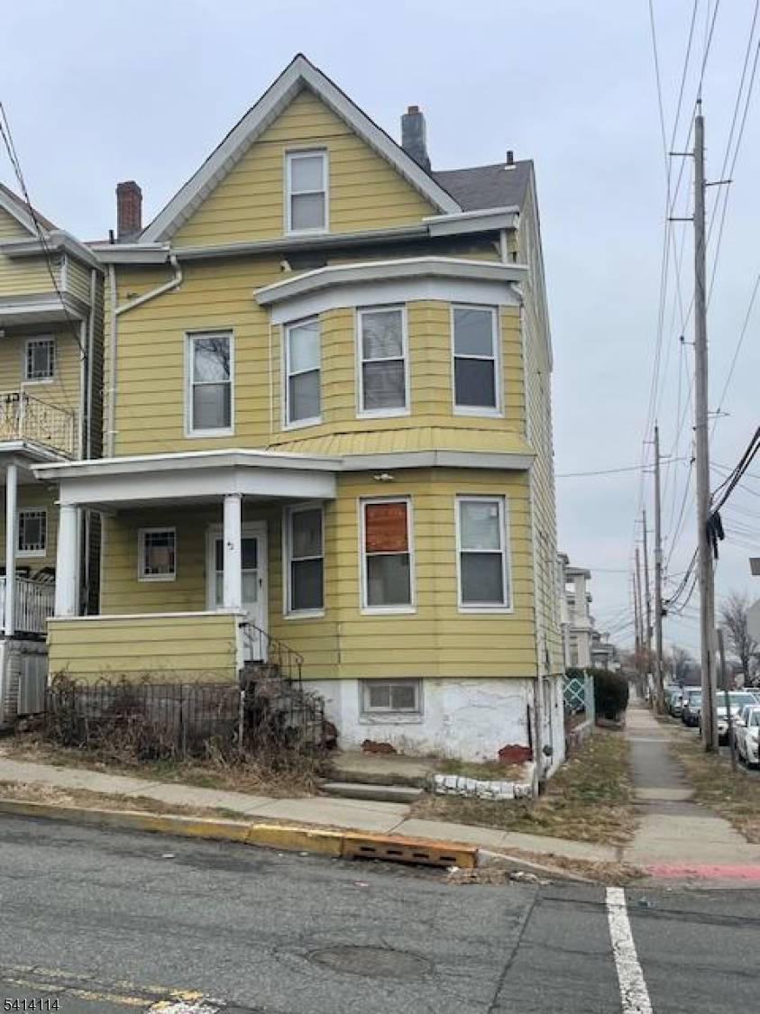 42 Brown Ave, Prospect Park Boro, NJ 07508