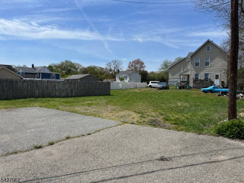 901 Ringwood Ave, Wanaque Boro, NJ 07420