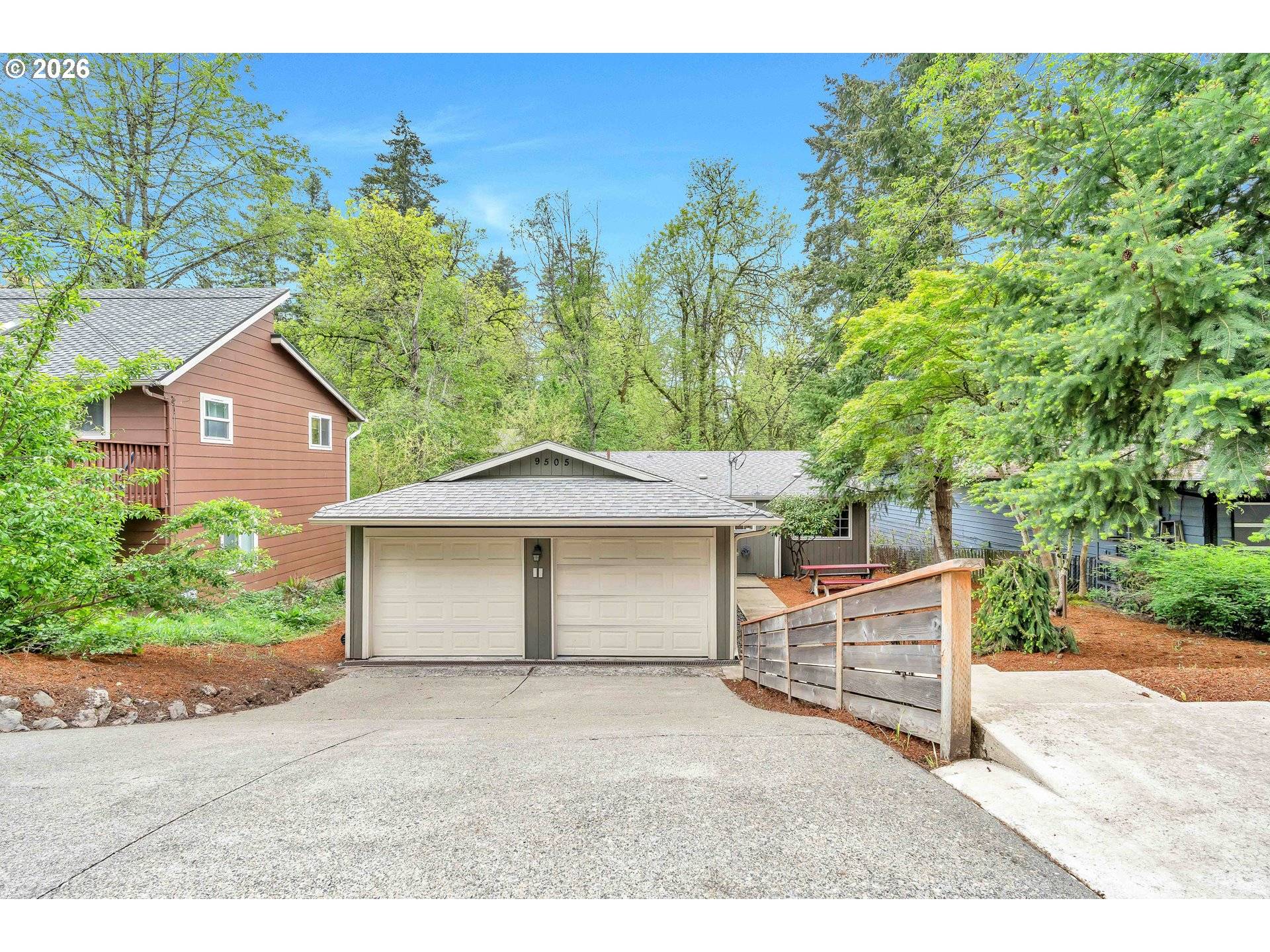 9505 SW 50TH AVE, Portland, OR 97219