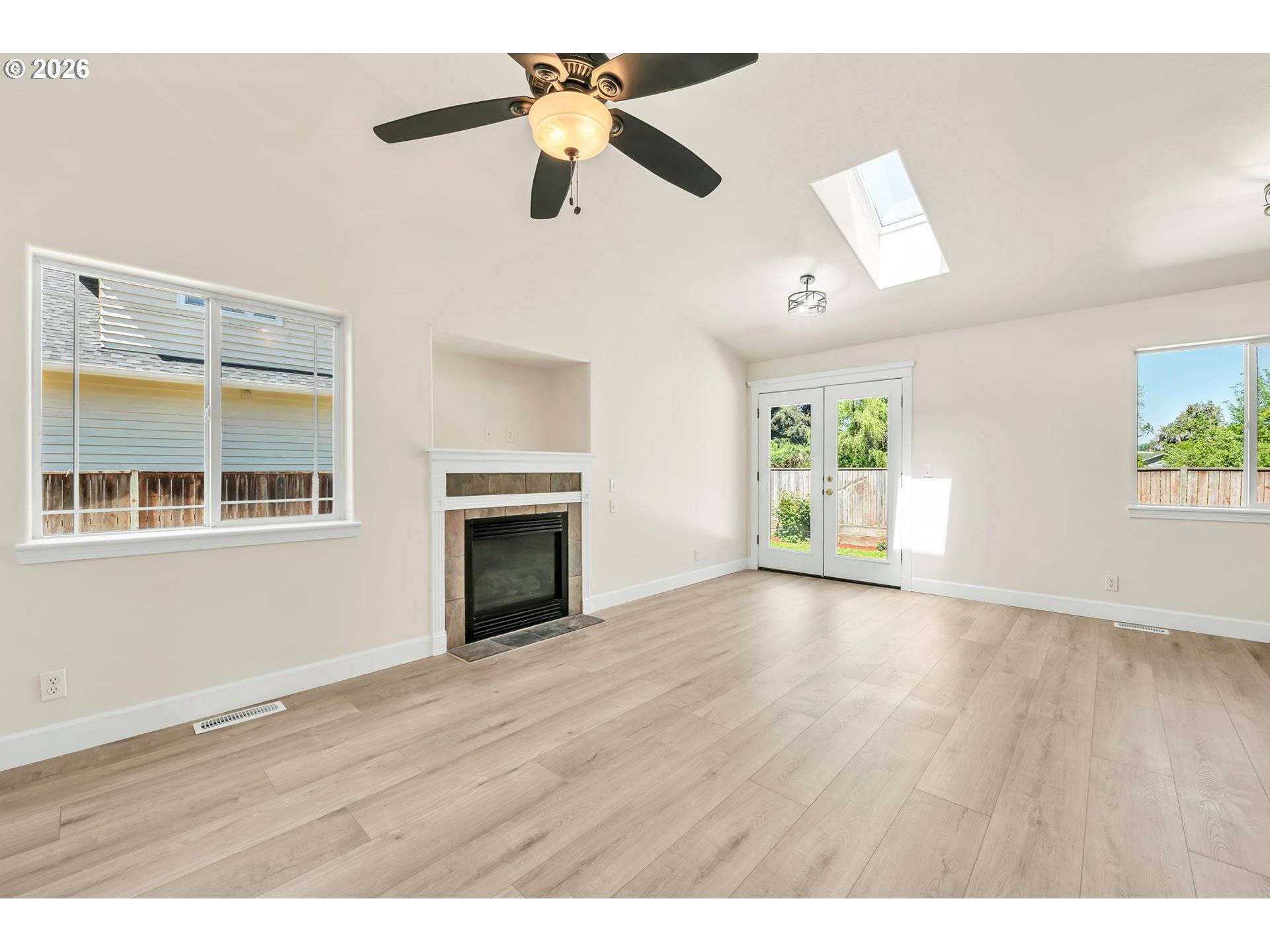 585 DUBLIN AVE, Eugene, OR 97404