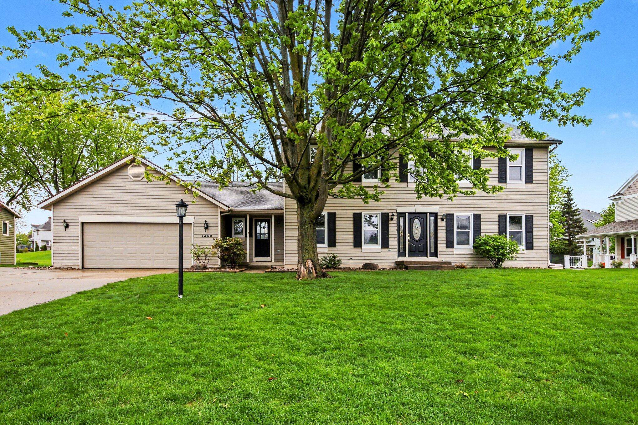 1330 Meadowgreen CT SE, Gaineschartertownship_kent, MI 49316