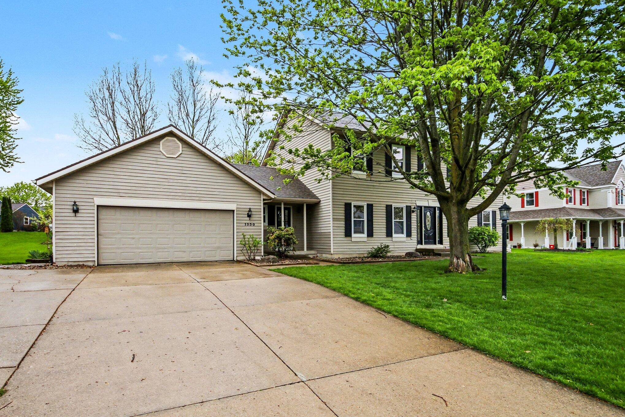 1330 Meadowgreen CT SE, Gaineschartertownship_kent, MI 49316
