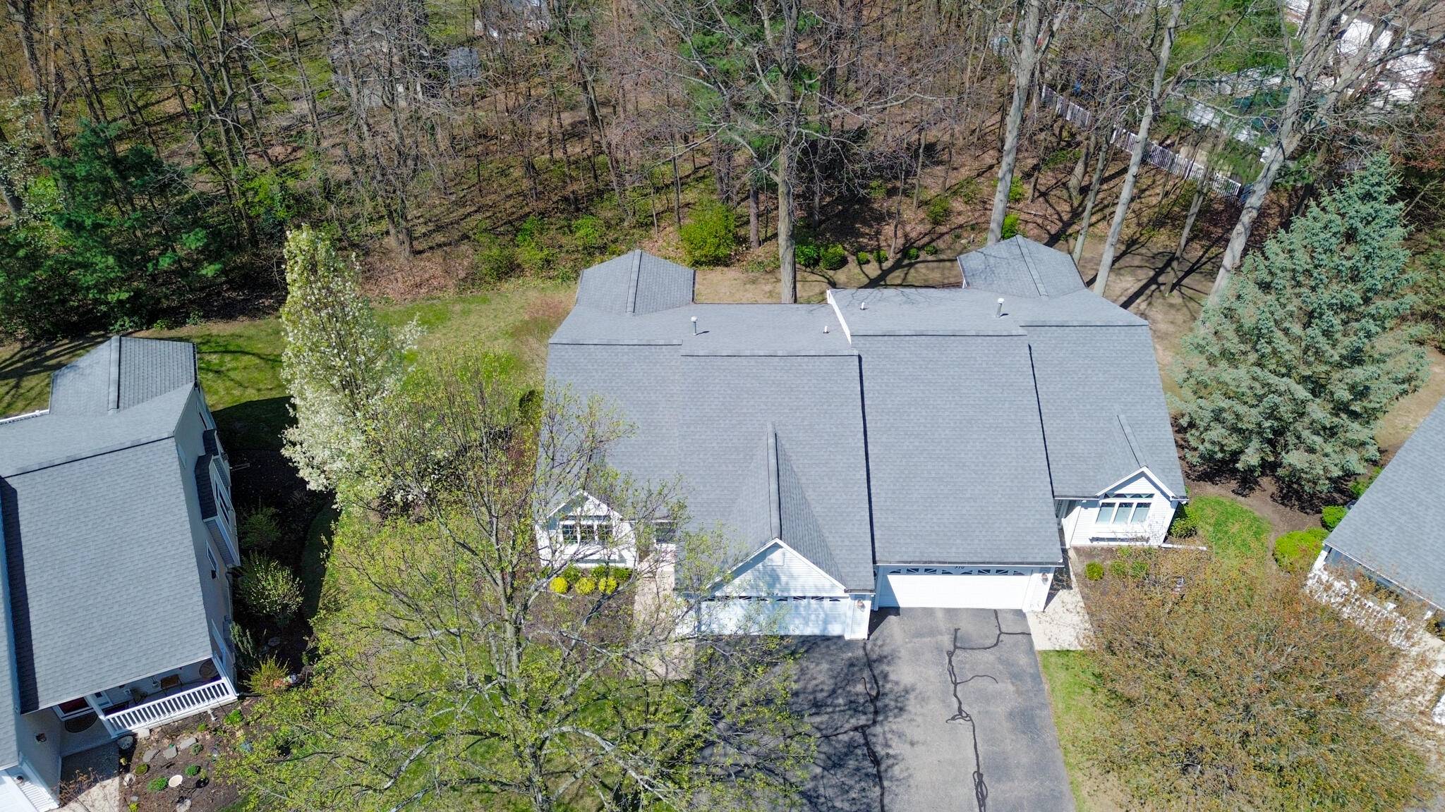 308 Winter Oaks DR W, Hollandchartertownship_ottawa, MI 49424