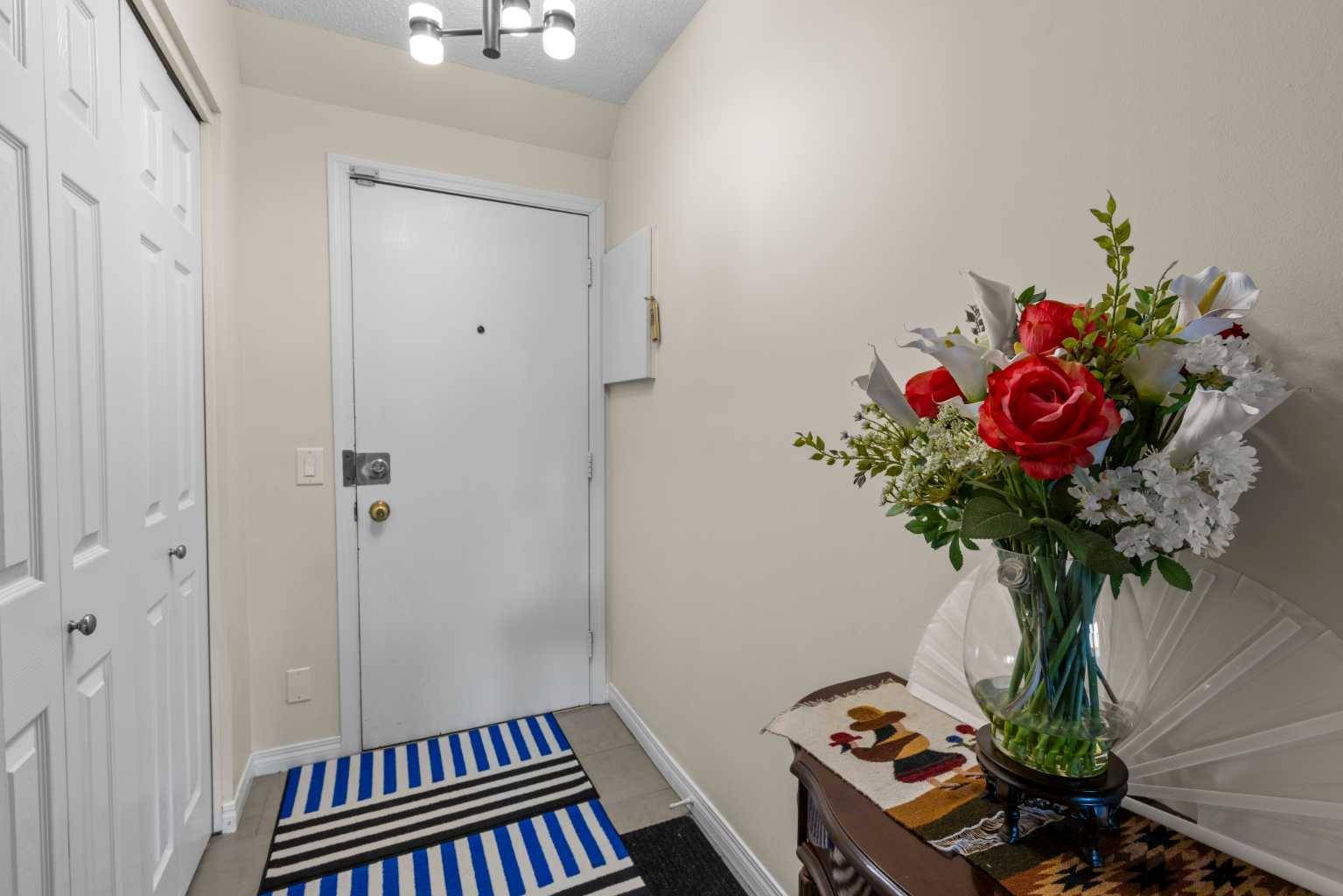 305 25 AVE SW #301, Calgary, AB T2S 0L8
