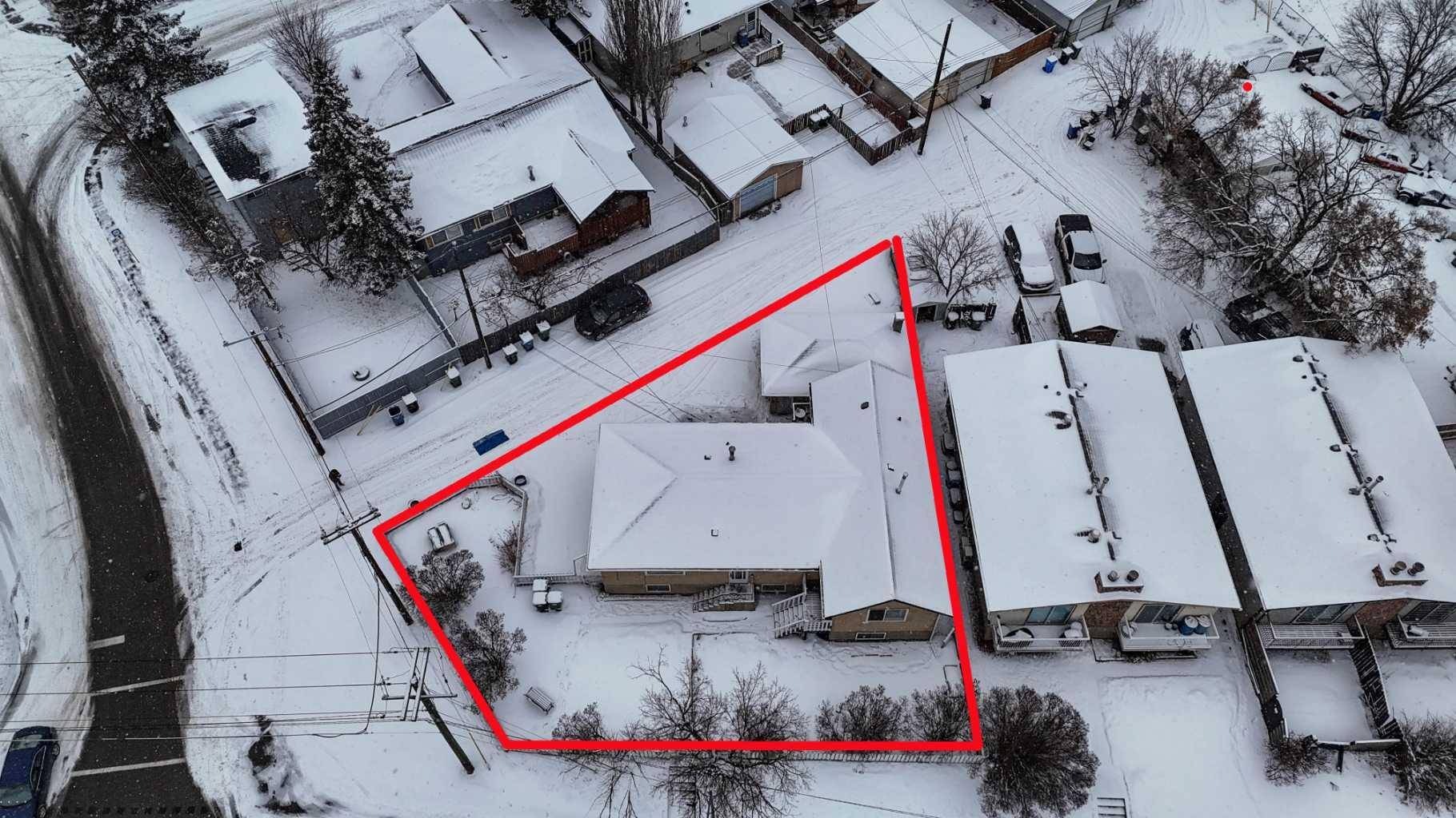 7012 Bowness RD NW, Calgary, AB T3B 0G4