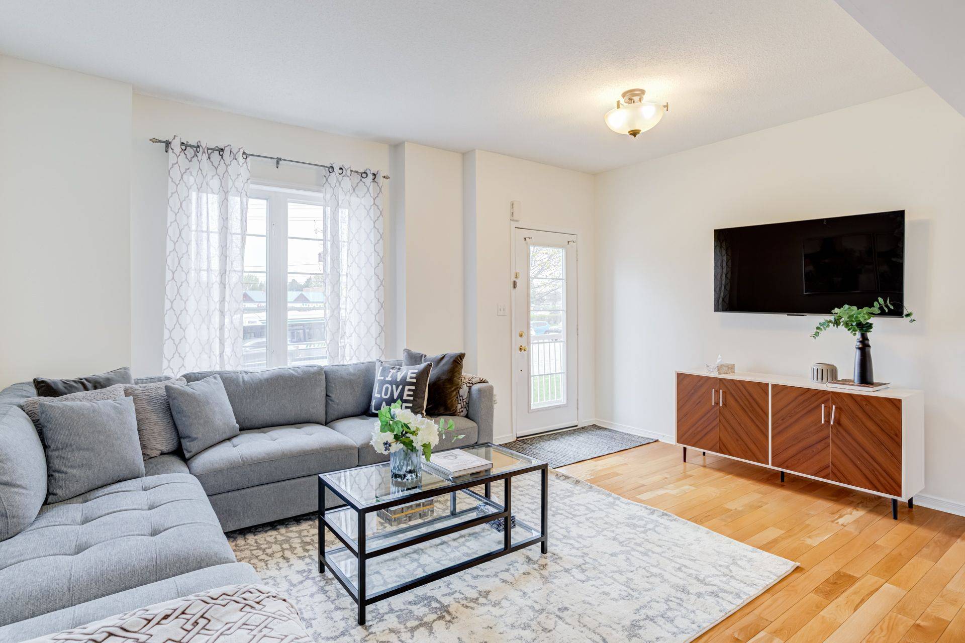 144 Bayly ST W, Ajax, ON L1S 0C3