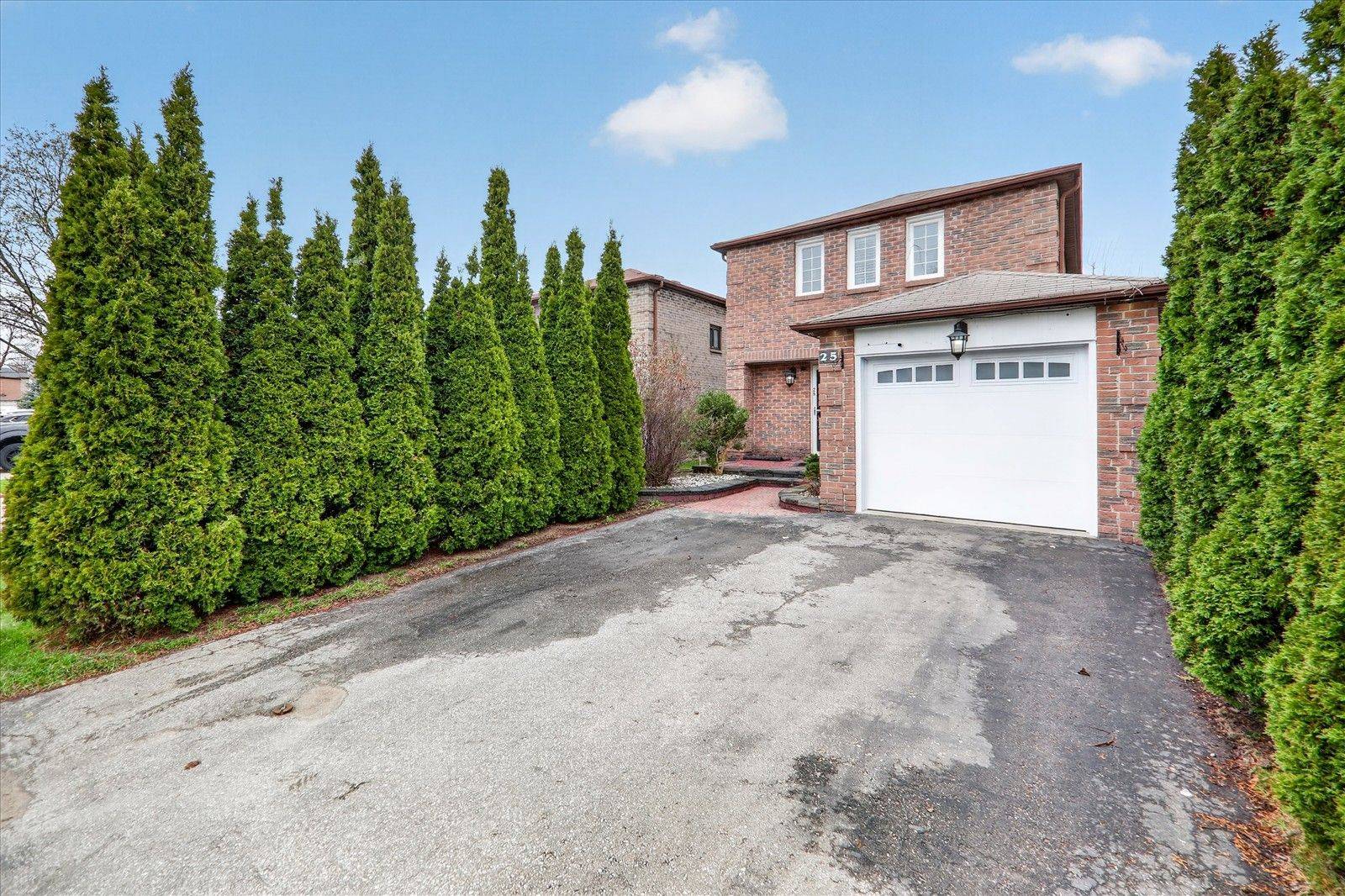 25 Stockbridge CRES, Ajax, ON L1T 2H2