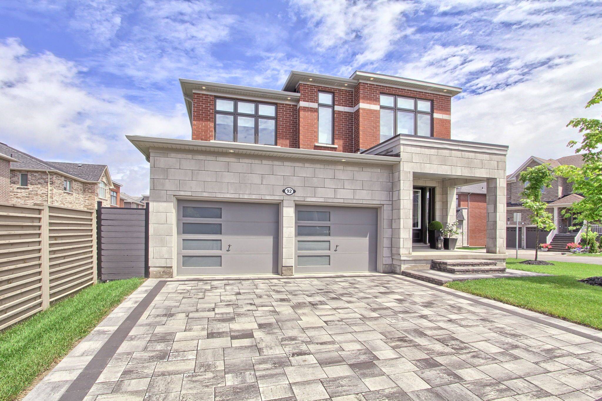 92 Maple Fields CIR, Aurora, ON L4G 0P5