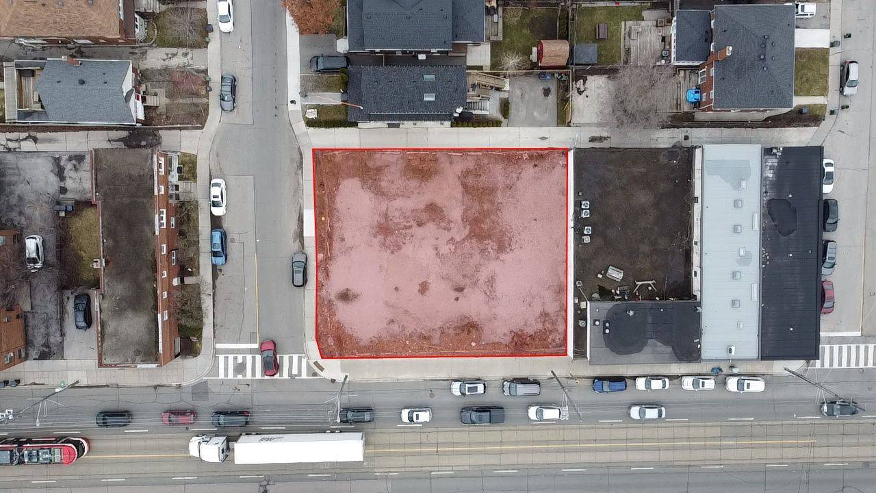 3142 Lake Shore BLVD W, Toronto W06, ON M8V 1L4
