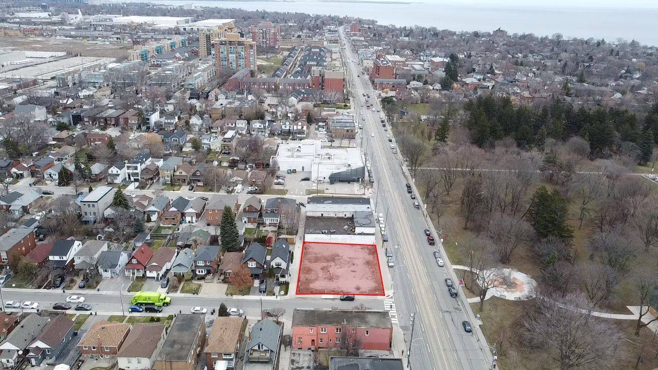 3142 Lake Shore BLVD W, Toronto W06, ON M8V 1L4