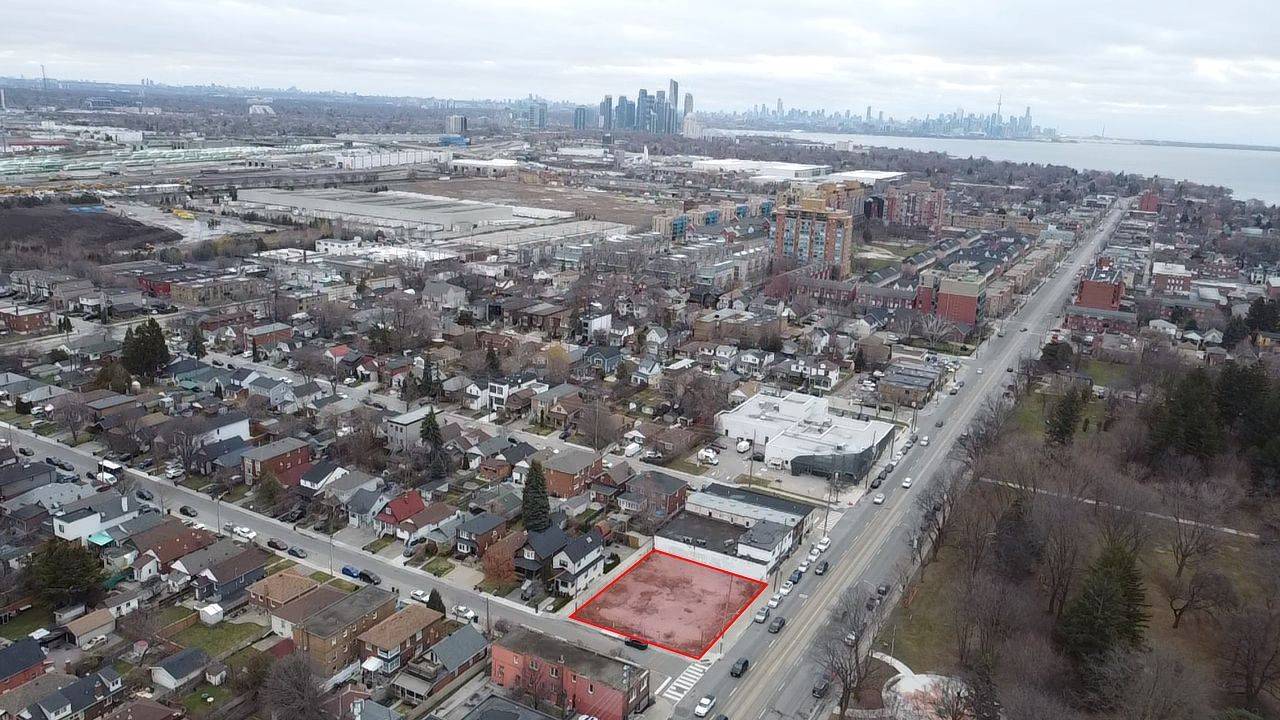 3142 Lake Shore BLVD W, Toronto W06, ON M8V 1L4