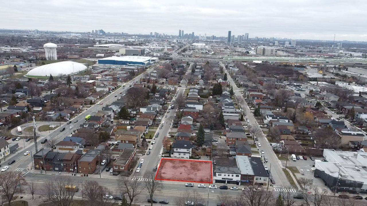 3142 Lake Shore BLVD W, Toronto W06, ON M8V 1L4