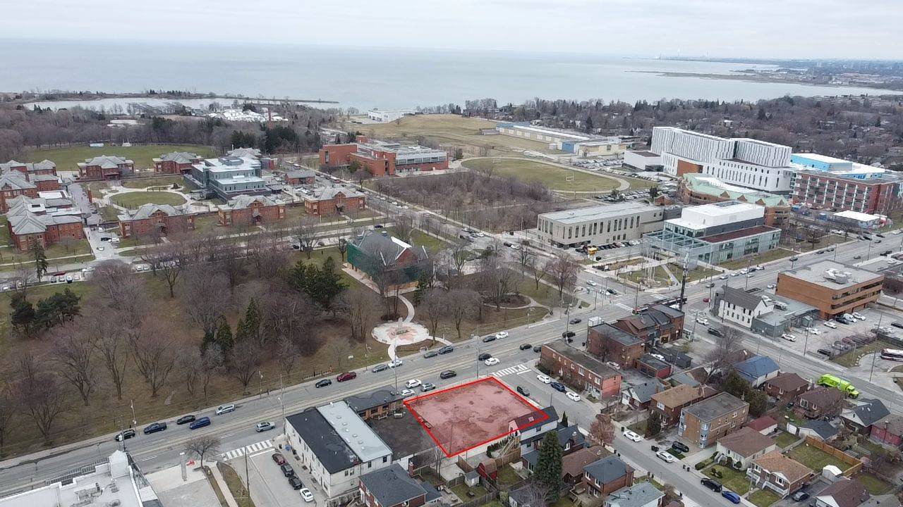 3142 Lake Shore BLVD W, Toronto W06, ON M8V 1L4