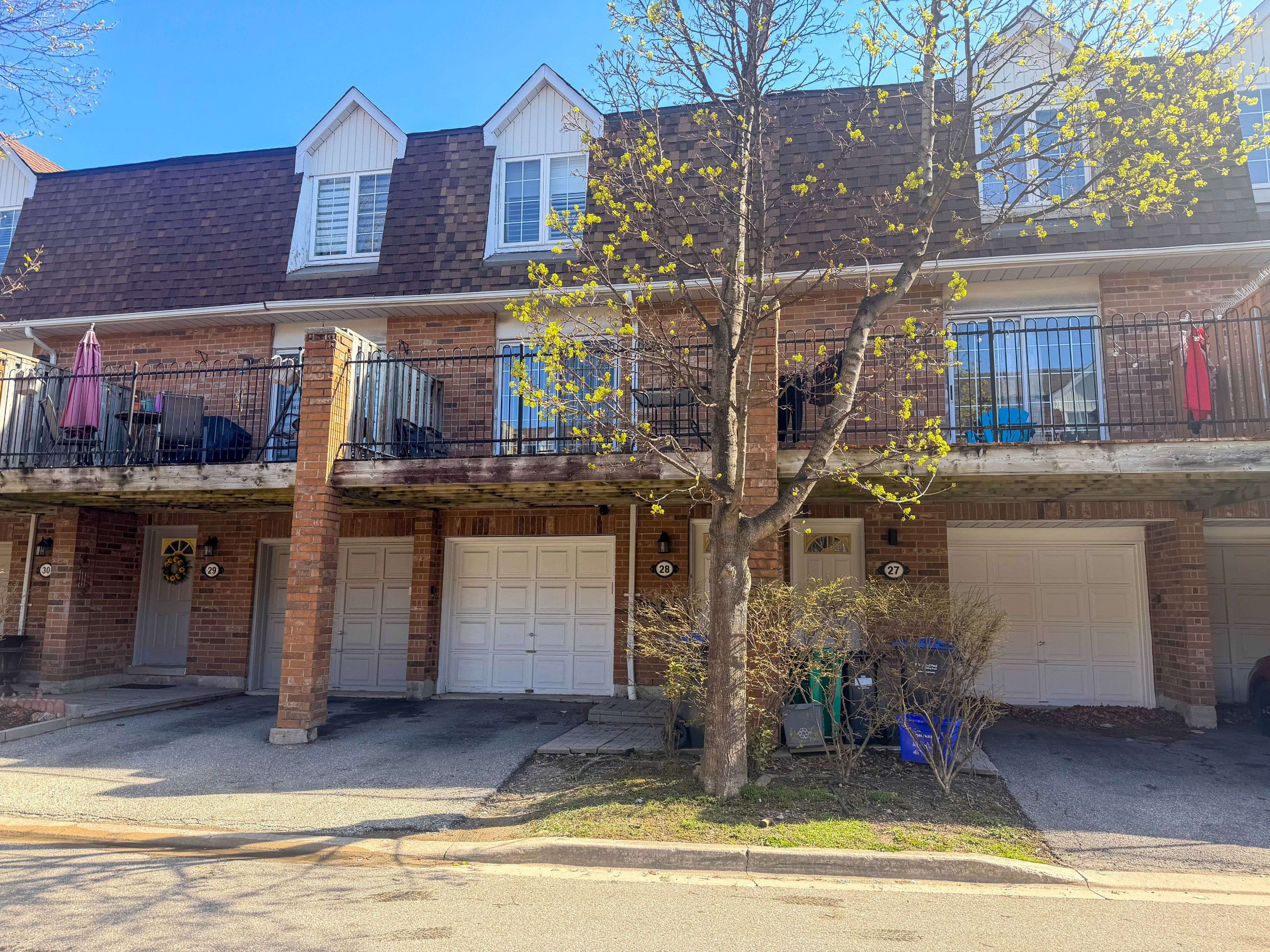 1525 South Parade CT #28, Mississauga, ON L5M 6E9