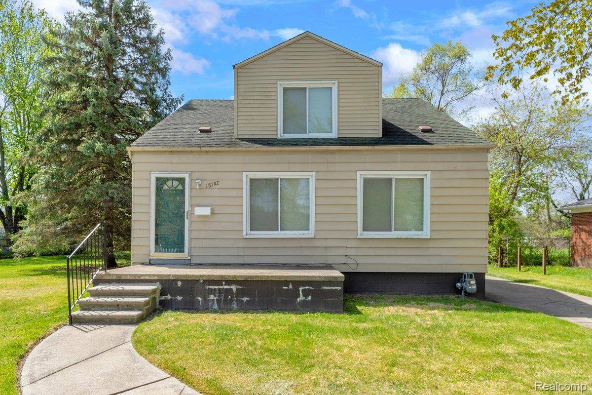 18792 Old Homestead DR, Harper Woods, MI 48225