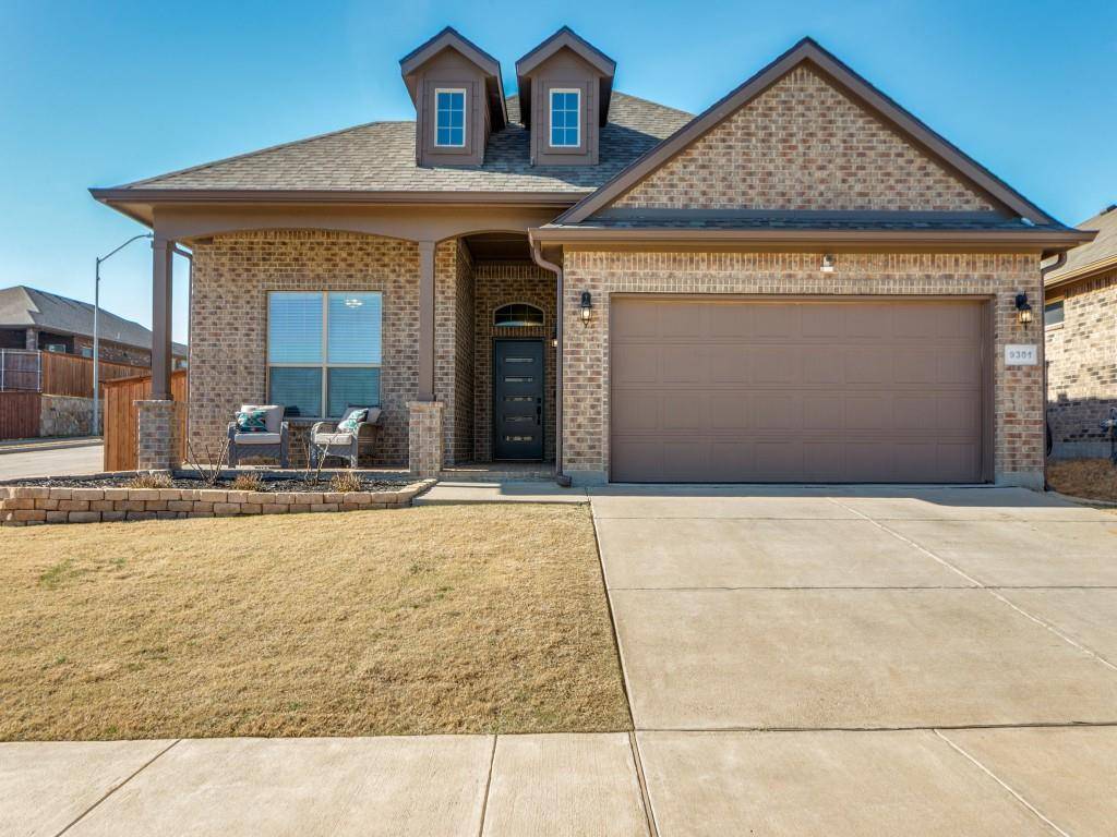 9301 Bronze Meadow Drive, Fort Worth, TX 76131