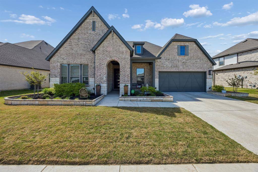 2902 Neidman Drive, Mansfield, TX 76063