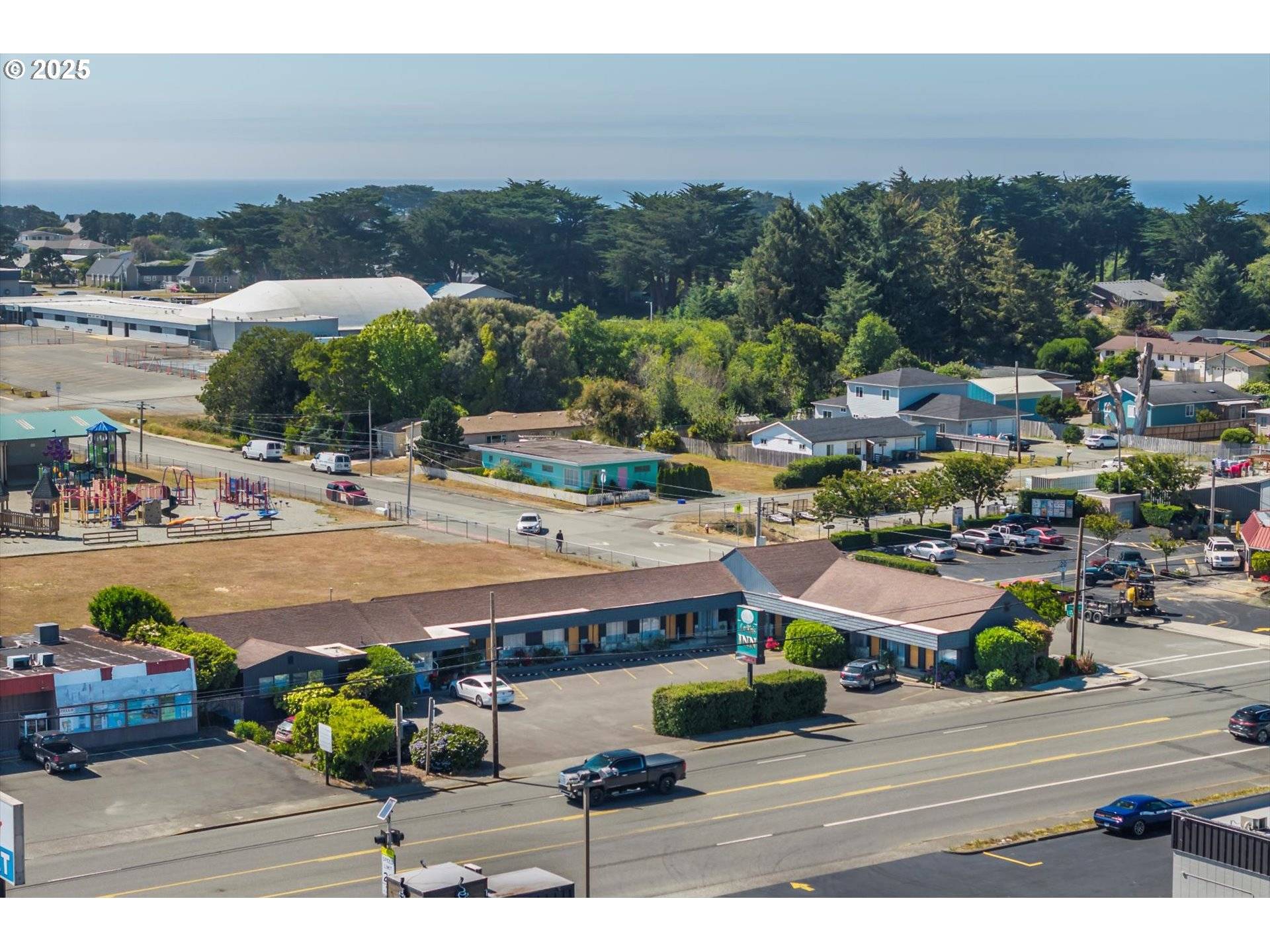 940 OREGON AVE, Bandon, OR 97411