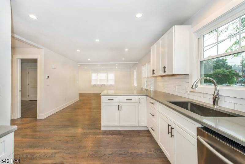 266 Elmwood Ave, Maplewood Twp., NJ 07040