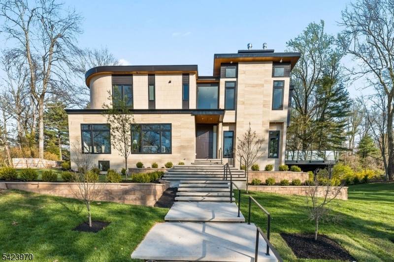 9 Far Brook Dr, Millburn Twp., NJ 07078