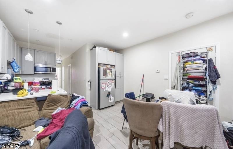 1007 Julia St, Elizabeth City, NJ 07201