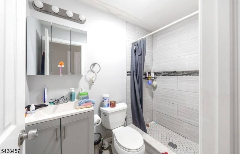 1007 Julia St, Elizabeth City, NJ 07201