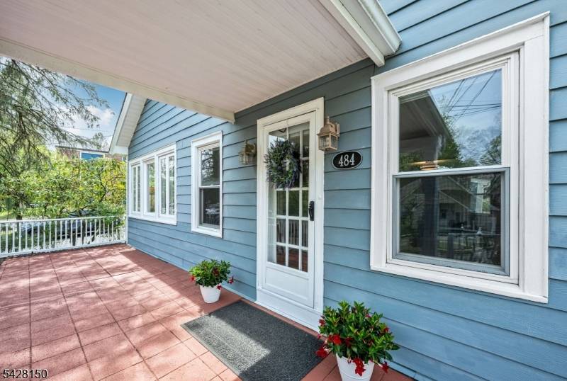 484 Pulis Ave, Franklin Lakes Boro, NJ 07417