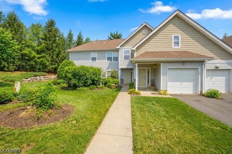 4 Eagles Nest Ln, Hardyston Twp., NJ 07419