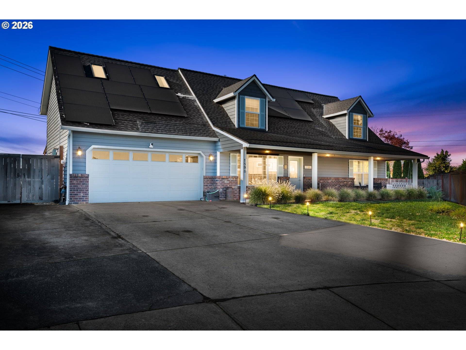 1898 IRON HORSE RD, Eugene, OR 97402