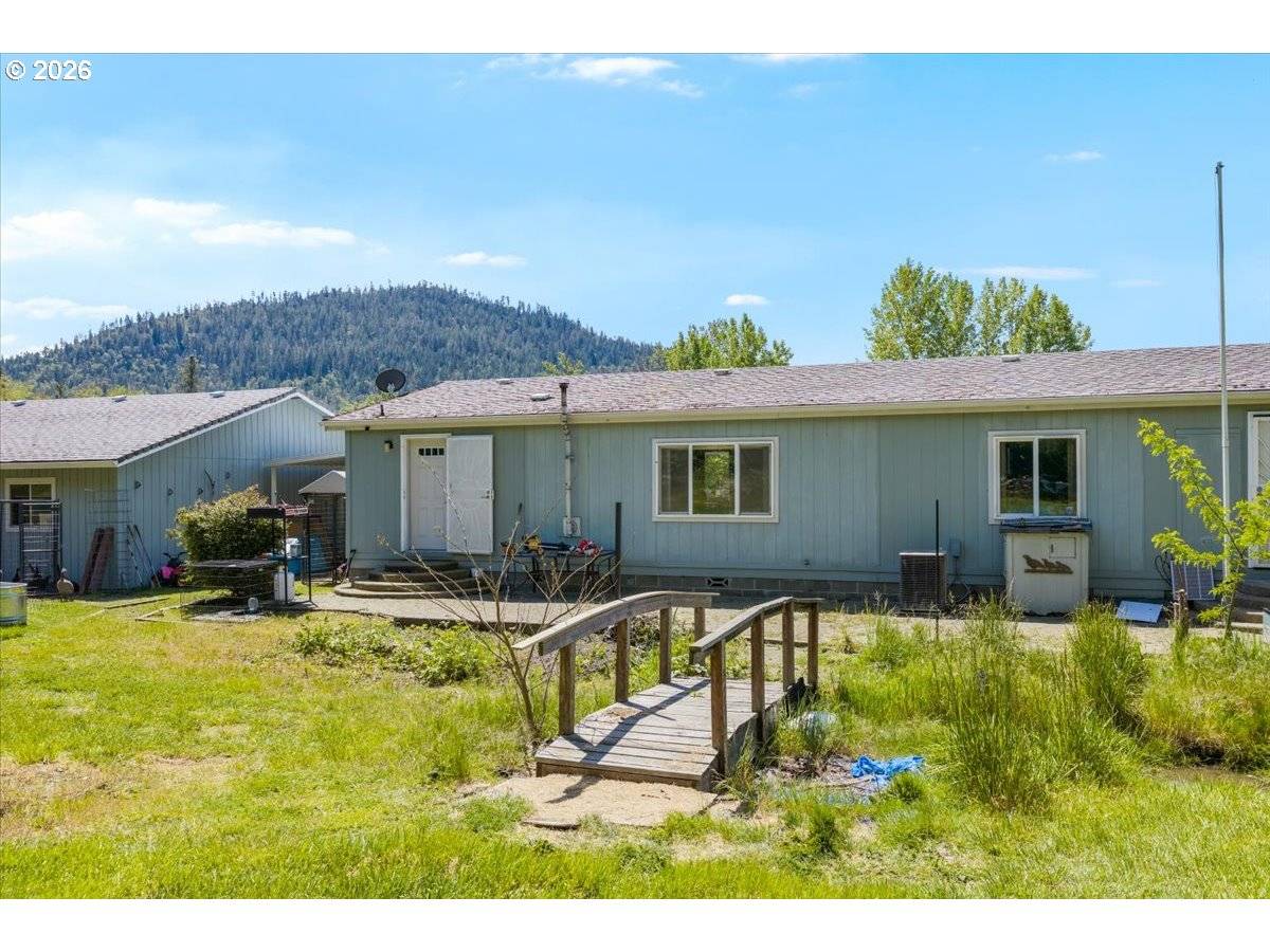 2447 STRINGER GAP RD, Grants Pass, OR 97527