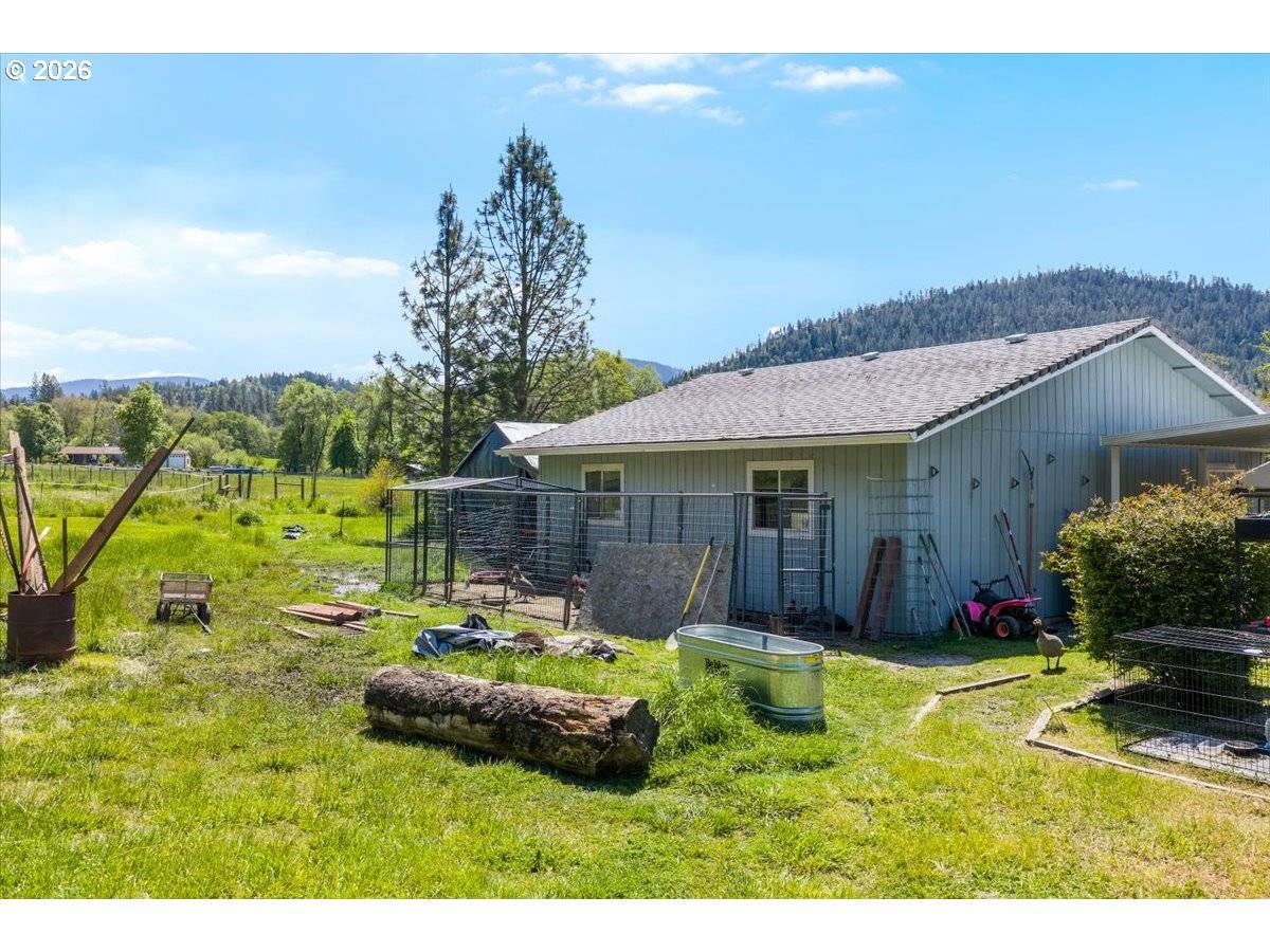 2447 STRINGER GAP RD, Grants Pass, OR 97527