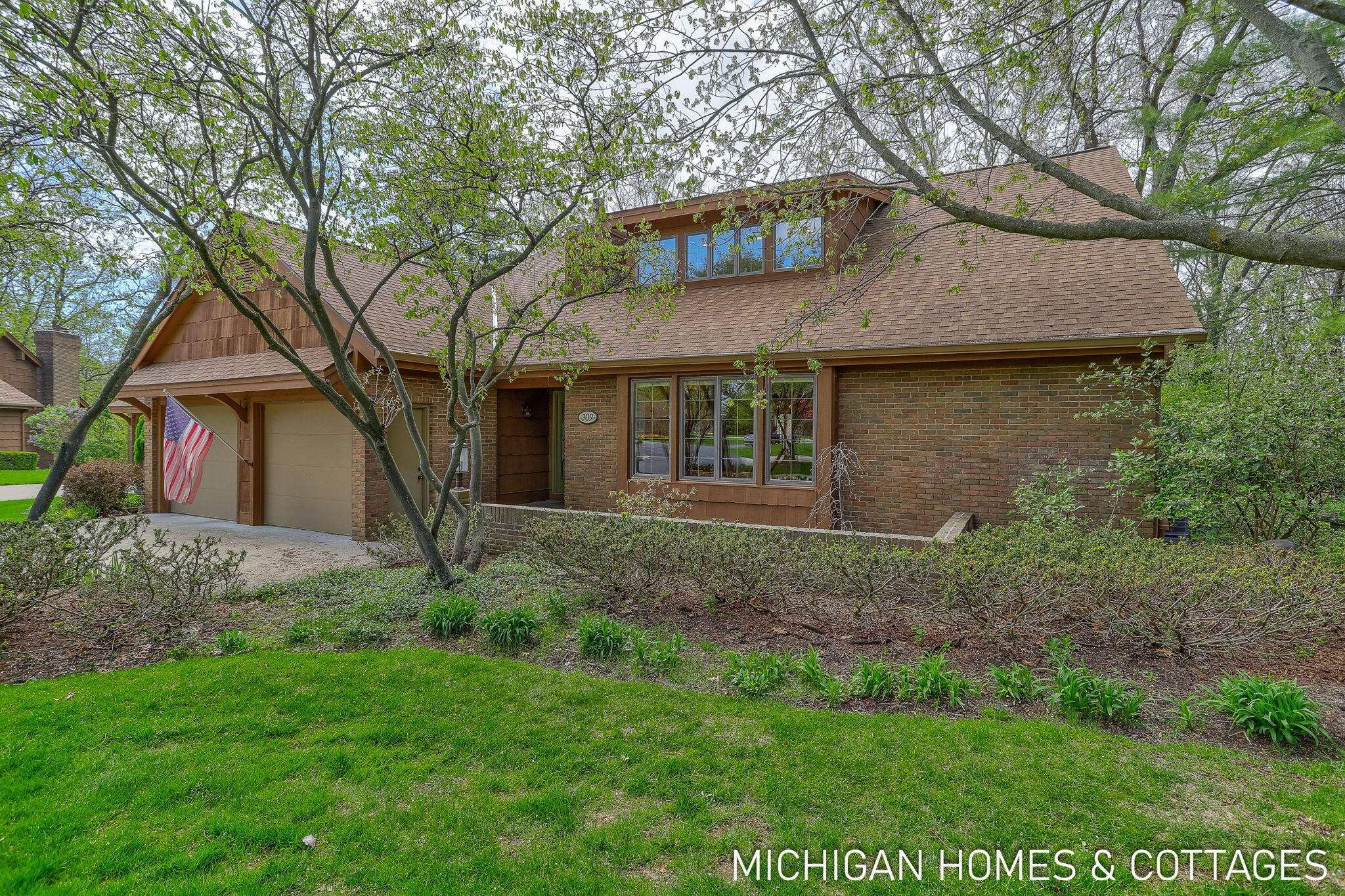 309 Glen Garry CT, Holland City, MI 49423