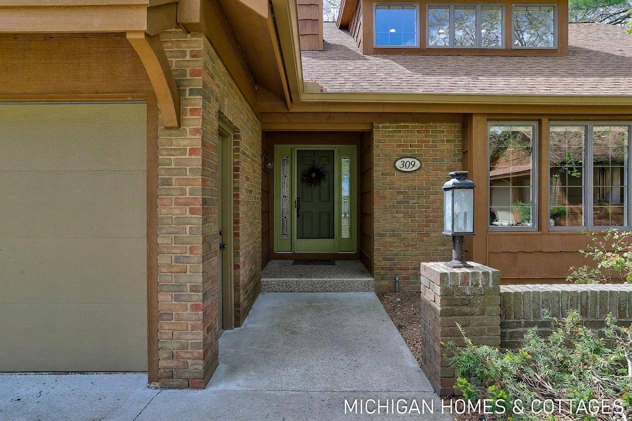 309 Glen Garry CT, Holland City, MI 49423