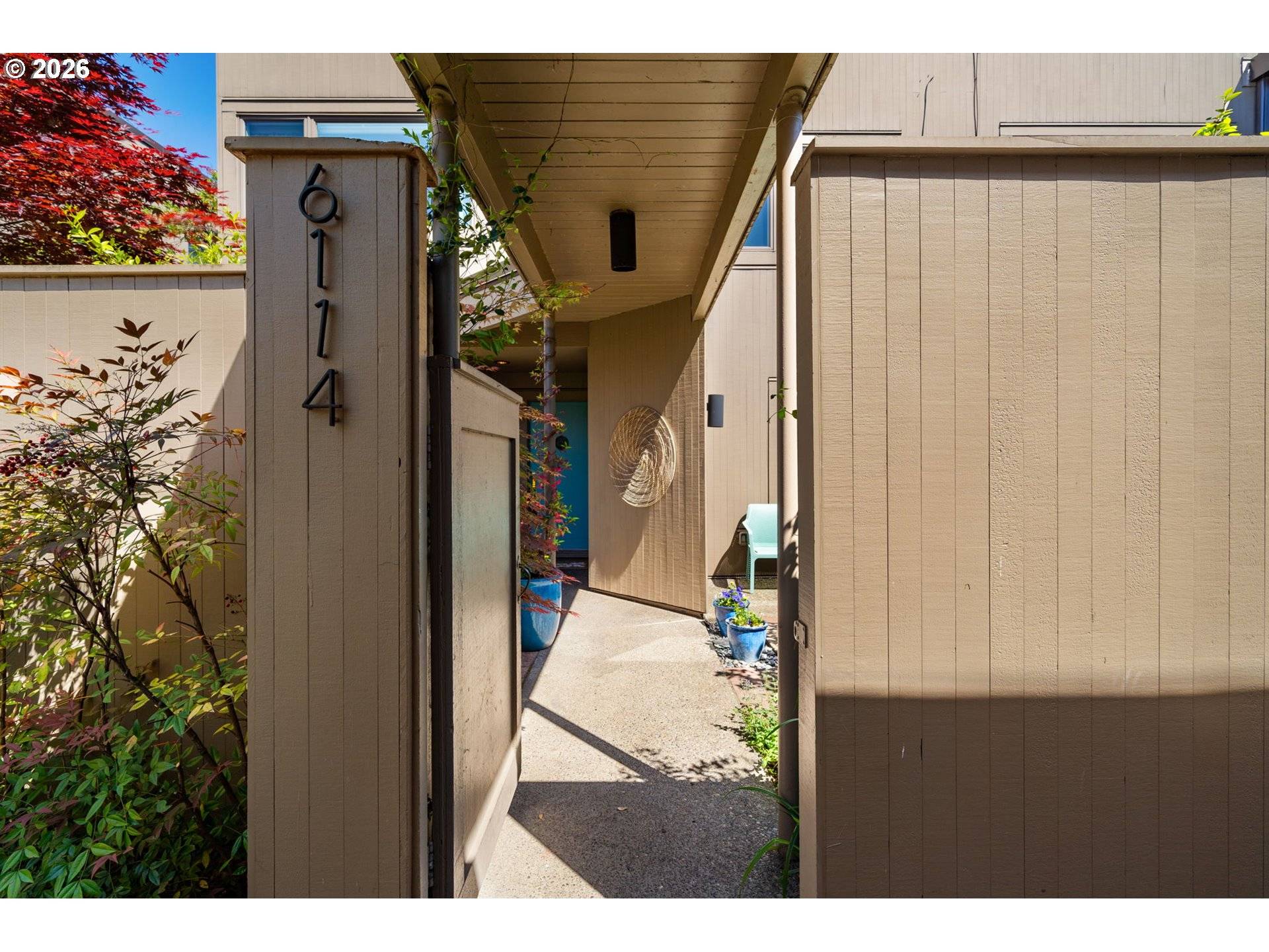 6114 S RIVERPOINT LN, Portland, OR 97239