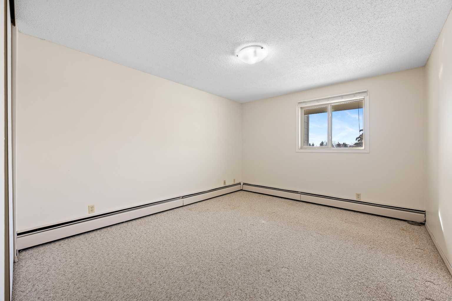 3002 56 AVE #309, Lloydminster, AB T9V 1Z7